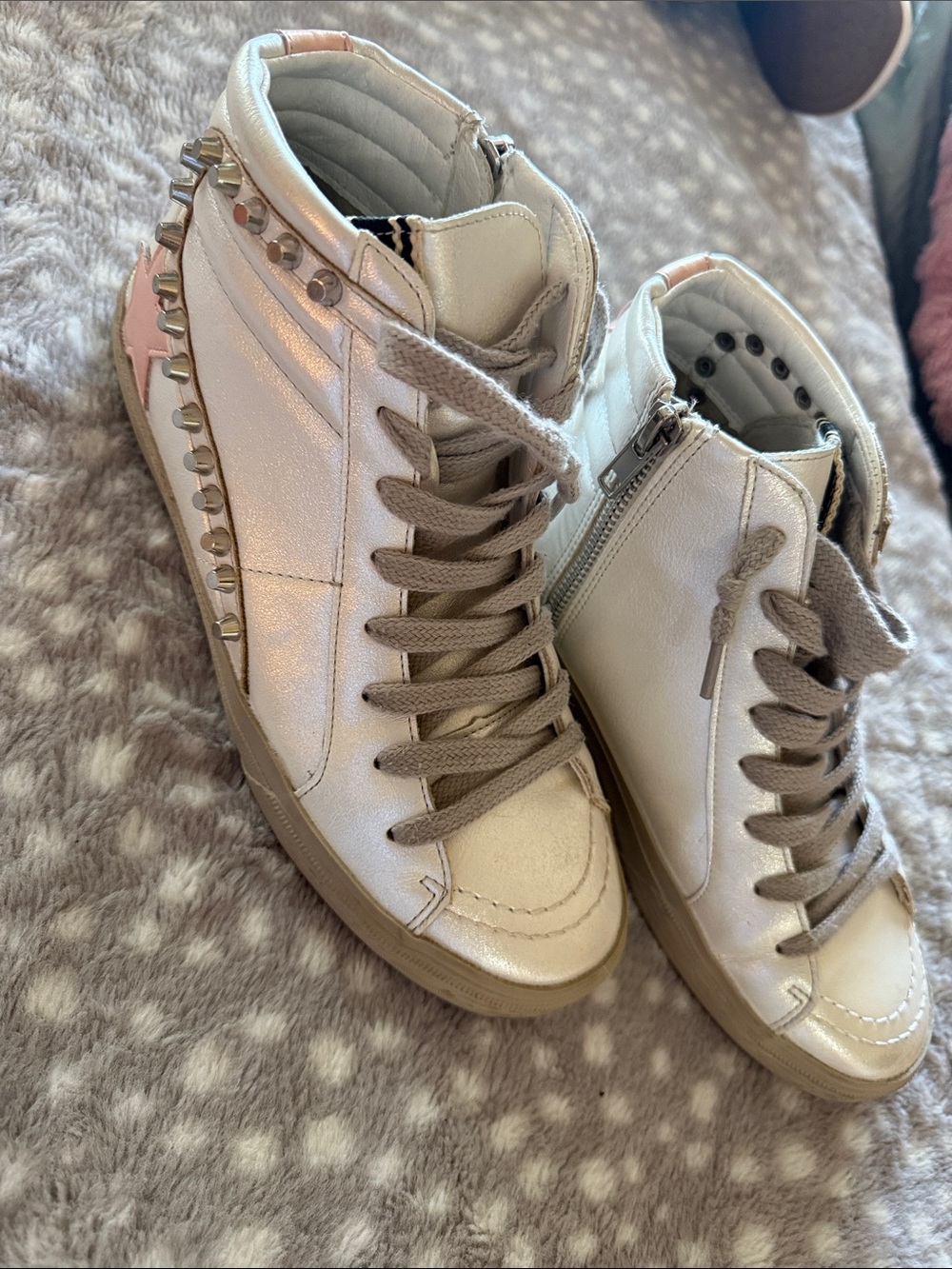 ShuShop White High-Top Sneakers with Pink Star & Stud Details